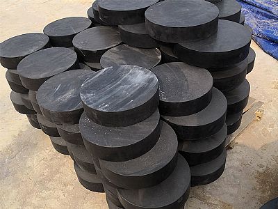 宁德板式橡胶支座由若干层橡胶片与薄钢板经加压硫化